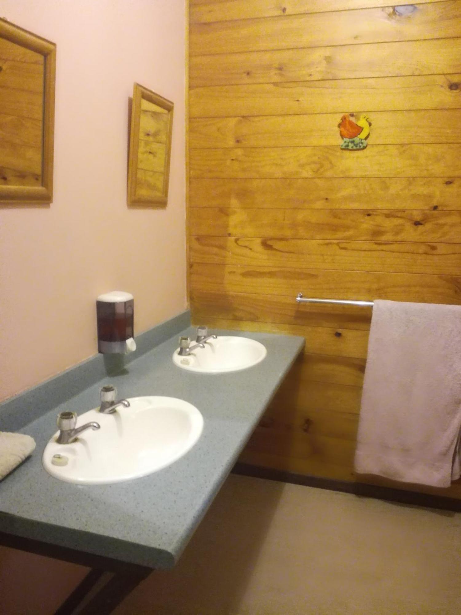 Junohall Backpackers وايتومو كيفز المظهر الخارجي الصورة
